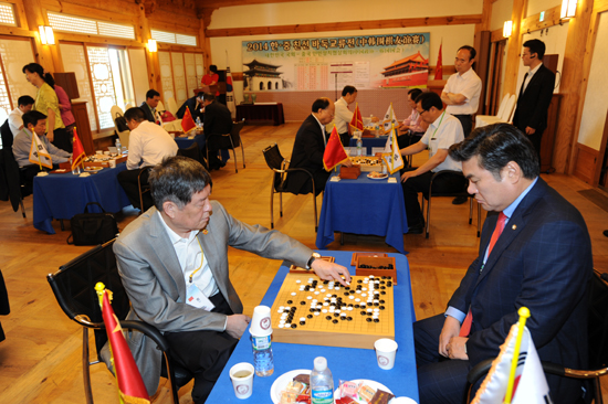 한·중 의회 ‘반상 외교전’, 승자는 한국